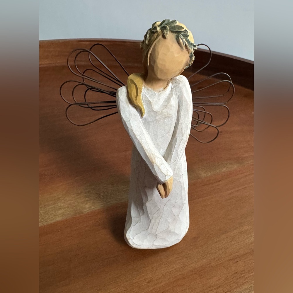 Retired Vintage 2003 Willow Tree Celebrate Angel